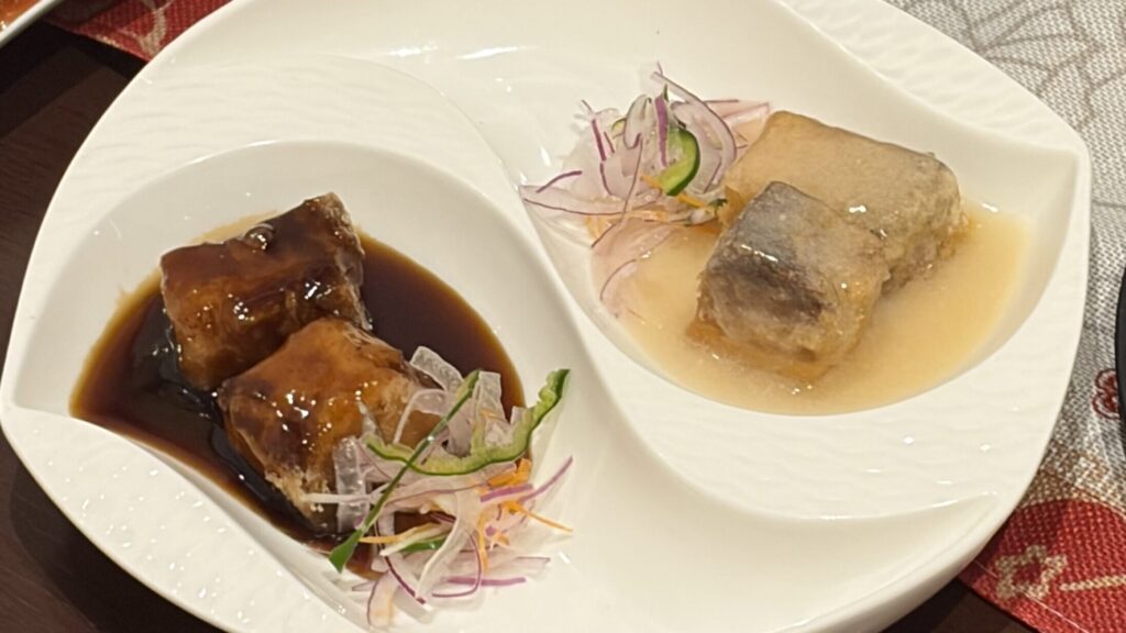 看板メニュー「金の酢豚」「銀の酢豚」